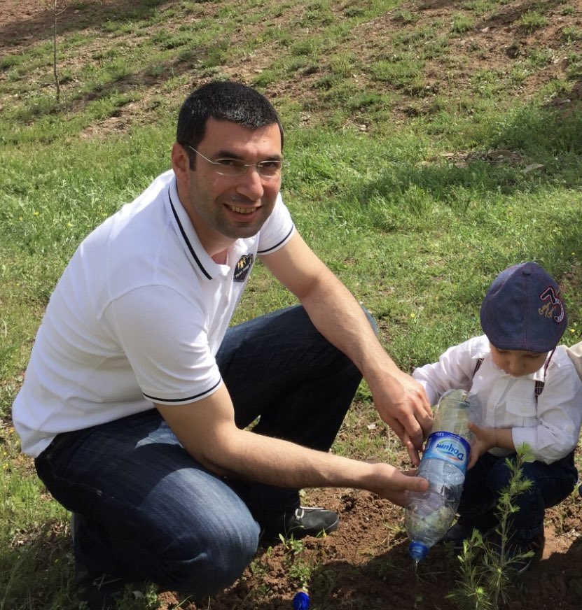 asmego1's tweet photo. Sen gideli sükût büyüdü, sabır büyüdü, acılar büyüdü…
Ümitvarım ki tüm şehitlerle attığınız tohumlar, diktiğiniz ağaçlar ve güzellikler hep büyüyecek, 8 yıl🇹🇷#MuhammedFatihSafitürk https://t.co/BUCB7TEiqq
