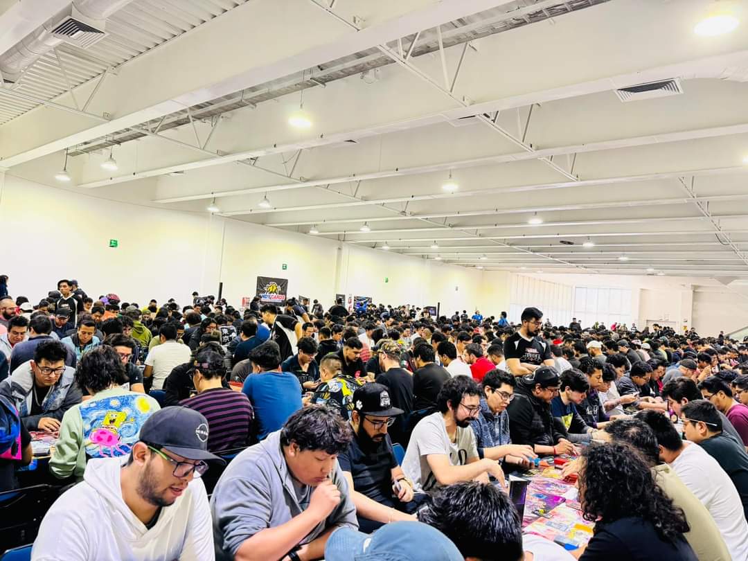 JoeCucateam's tweet photo. 268 en el regional de León y 571 en el de CDMX
En efecto yugioh está muriendo... https://t.co/F1byXLWvzL