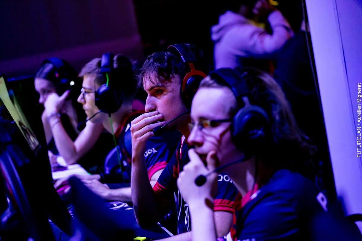 TS4 eSport tweet media