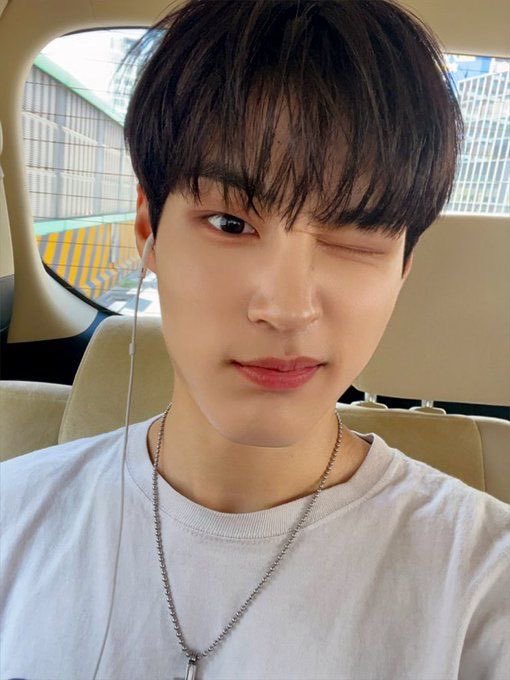 Happy birthday to Taehoonie 🩷

#태훈말고는_아무도_관심없어 #TAN #티에이엔 #태훈 #HAPPY_TAEHOON_DAY #뭉쳐야찬다