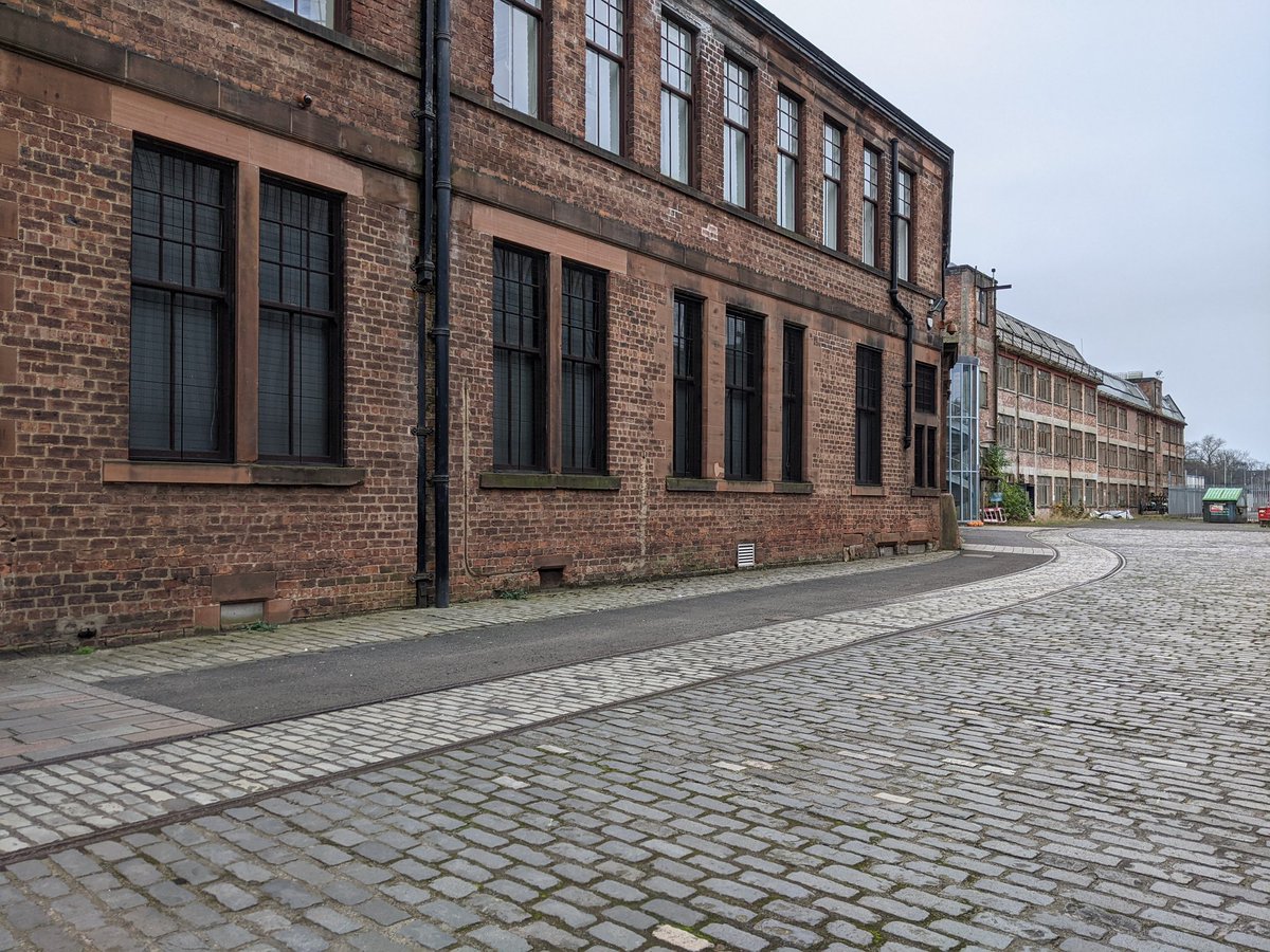 HelSingleton's tweet photo. Doors on Fairfield shipyard building in Govan, Glasgow
#lookupmore
#HeritageDoors https://t.co/8C1PXFSHEi