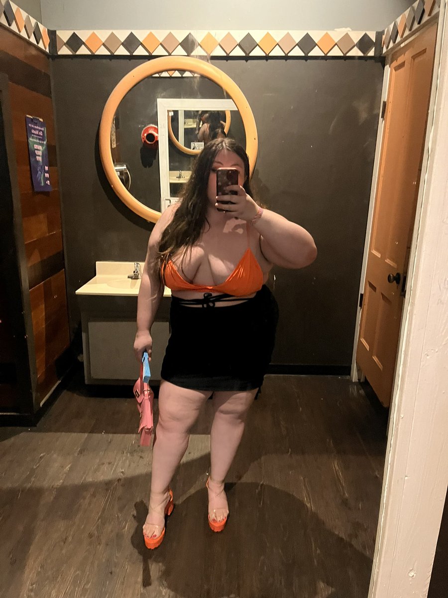 thicccncurvy's tweet photo. Danced my ass off this weekend! Would you have hit on me at the bar?

https://t.co/794fOf0yxQ

#bbw #nightout #curvy #bigtits #Gainesville #florida https://t.co/FFdhFTJNd4