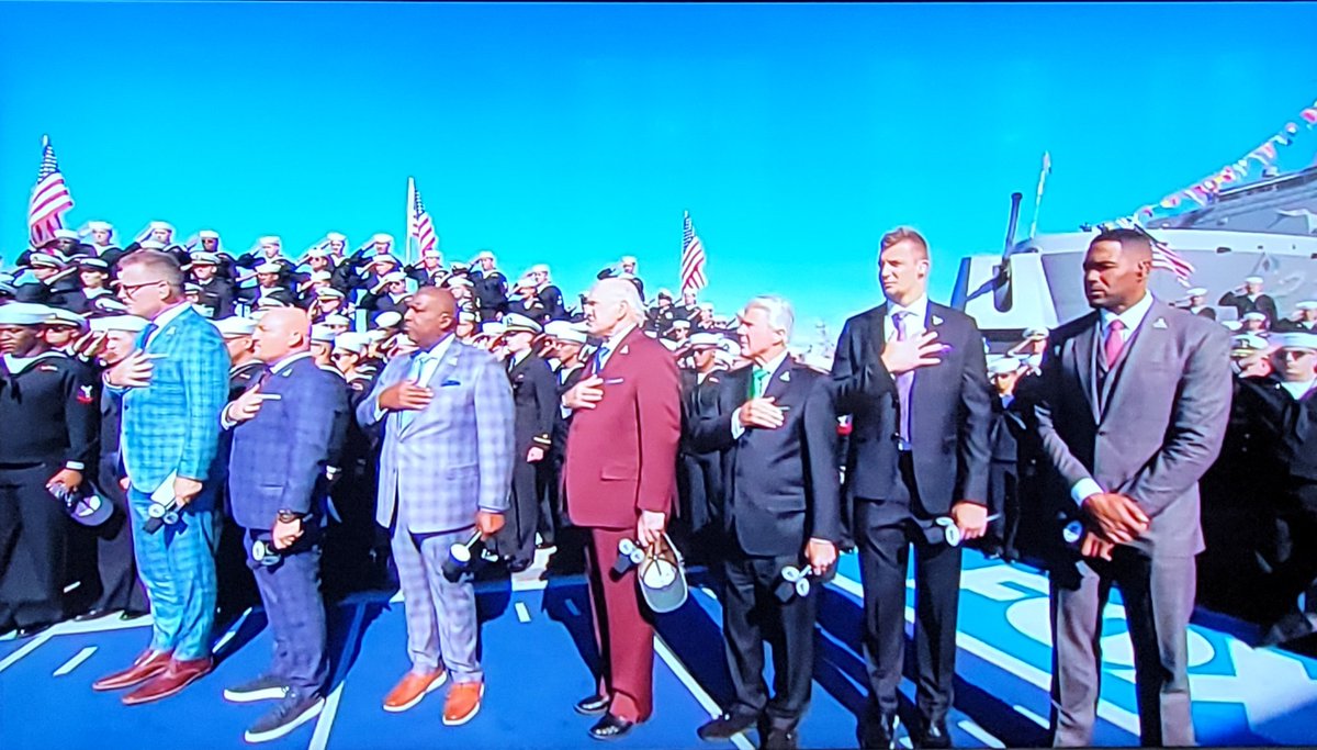 CommonSenseHQ's tweet photo. @NFLonFOX  ashamed of @michaelstrahan The only one disrespectful of the national anthem @Buccaneers https://t.co/irhSBkIJRz