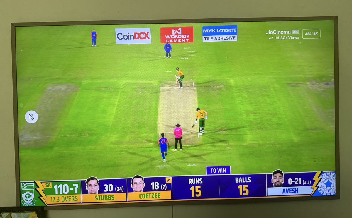 __mdAmmar's tweet photo. Is Surya Kumar Yadav saving Axar Patel for the next match? Pathetic captaincy.
#SAvIND #AxarPatel #INDvsSAT20 #INDvSA #avesh #arshdeep https://t.co/SdqpjrzMb9