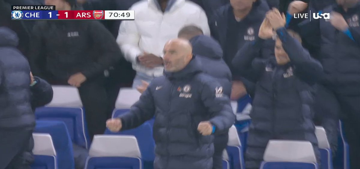 PG4Team's tweet photo. Maresca danced down the touchline in delight after Pedro Neto's first Premier League goal. 

Chelsea 1-1 Arsenal.  #CHEARS https://t.co/n7nH4KBIm9