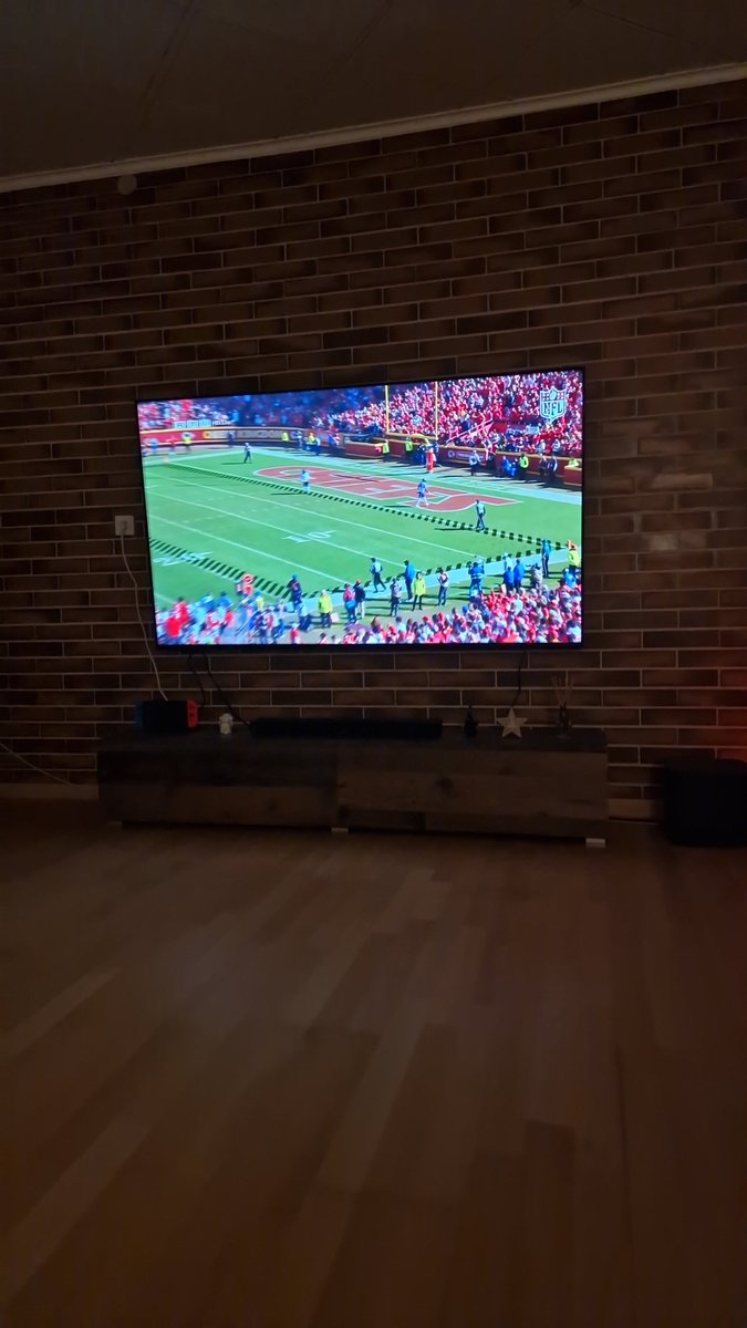 pedda89's tweet photo. Wir hören nüscht.. #rtlnfl https://t.co/7yliRhIGNI