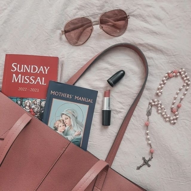 H0LLYGIRL's tweet image. ㅤㅤㅤ
ㅤ ㅤ   ㅤ⋆⁺₊⋆ 𝐋𝐈𝐋𝐘 𝐓𝐇𝐎𝐌𝐏𝐒𝐎𝐍  ⋆⁺₊⋆

~ 𝑃𝑎𝑠𝑡𝑜𝑟&apos;𝑠 𝑑𝑎𝑢𝑔𝘩𝑡𝑒𝑟  
~ 𝐴𝑟𝑡 𝑎𝑛𝑑 𝑐𝑢𝑖𝑠𝑖𝑛𝑒 𝑙𝑜𝑣𝑒𝑟
~ 𝐾𝑖𝑛𝑑 𝑎𝑛𝑑 𝑠𝑤𝑒𝑒𝑡 
~ 𝑁𝐹𝑆𝑊