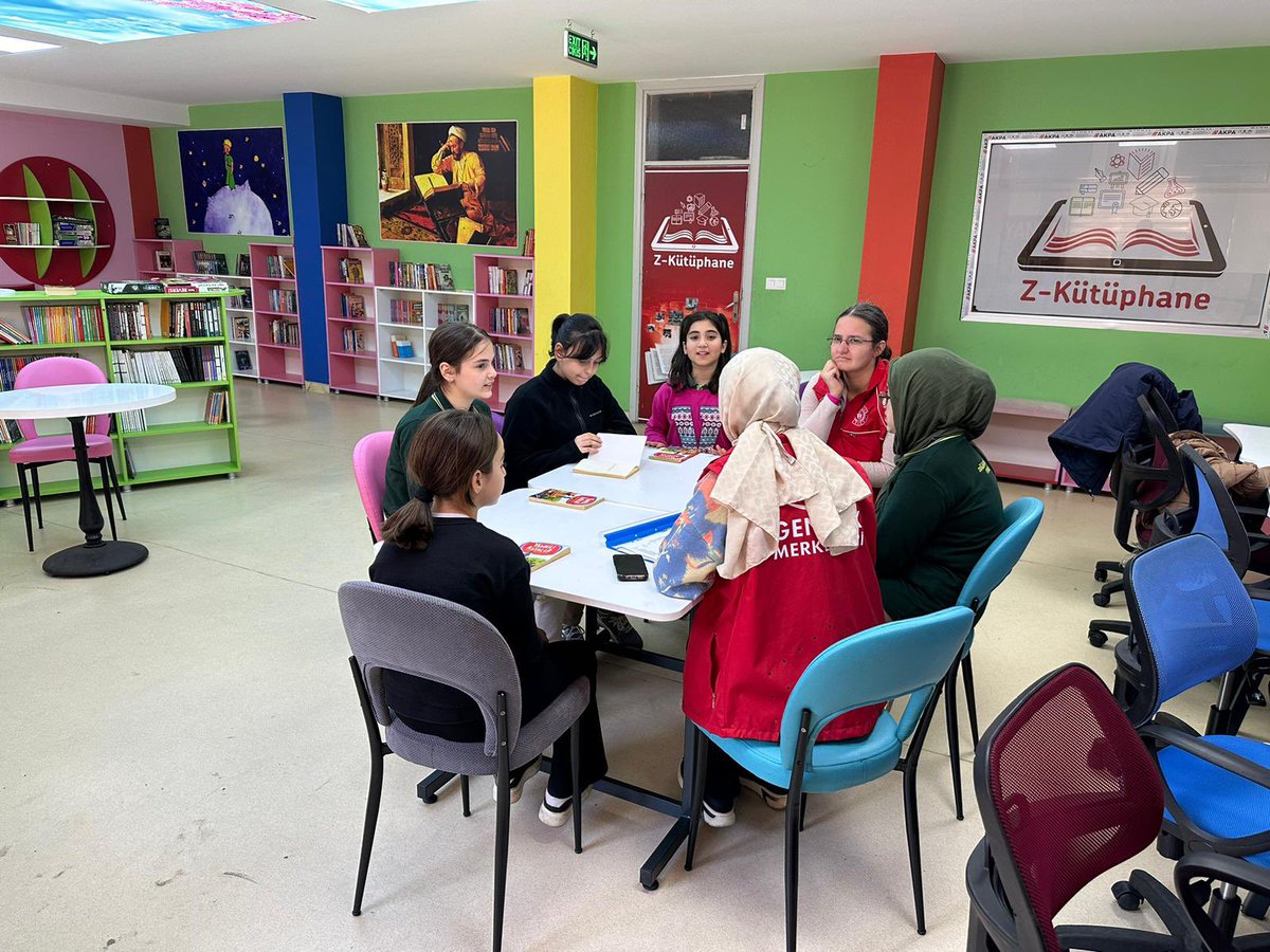 GSB_OFGM's tweet photo. Düşünceyi geliştiren, hayatı zenginleştiren kitap okuma halkası etkinliğimizden kareler. 📚📘📙
@oa_bak @gencliksporbak @gsbgenclik @lokmanaricioglu @gsb_trabzon
#MerkezimHerYerde
#GençlerinİyilikAğacı
#MerkezimdeSenVarsın
#HayataDeğerKat
#gsbhepyanında
#Hasoda https://t.co/WOyZksyttJ