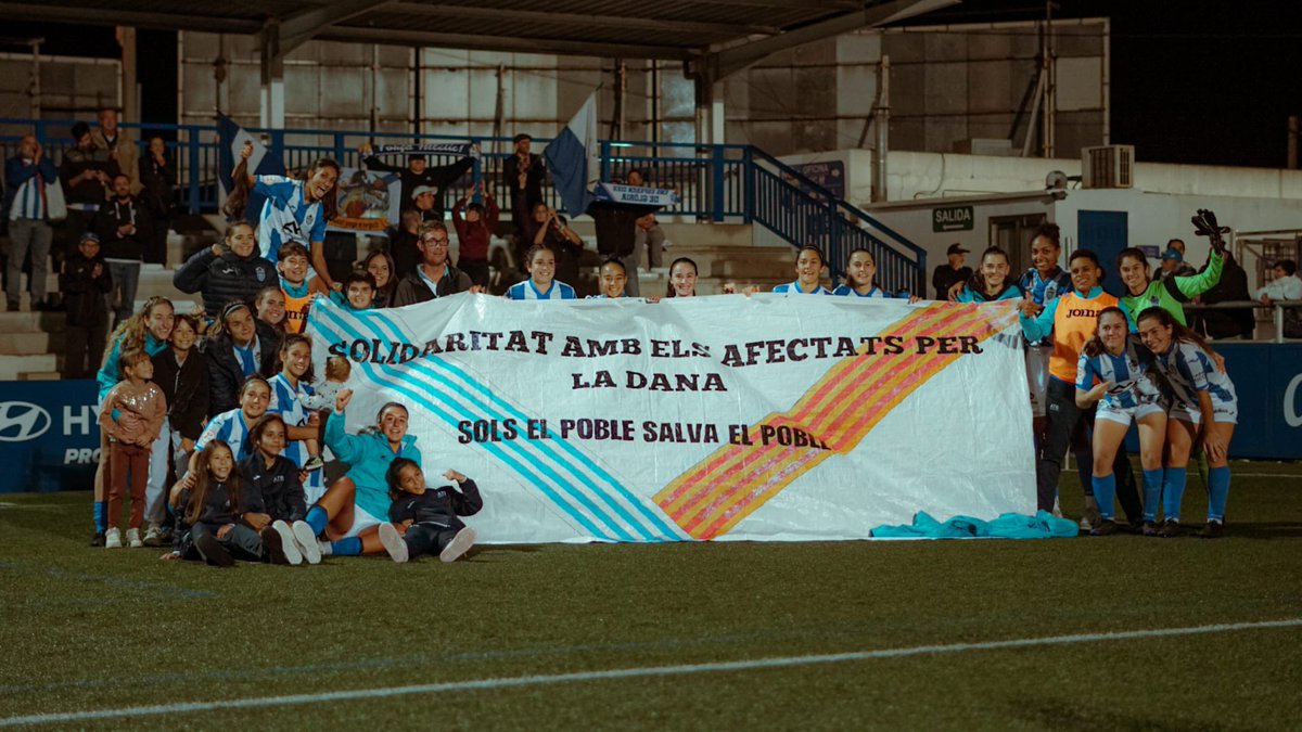 ATBFem's tweet photo. 🤍 THIS IS SON MALFERIT 💙

#𝗔𝗧𝗕Fem | #Sempre𝗔𝗧𝗕 https://t.co/x5CWILitFs