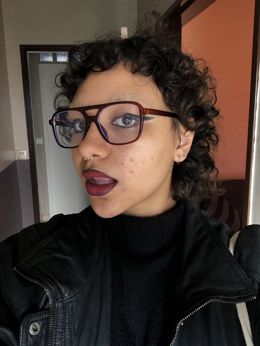 sasha tweet media