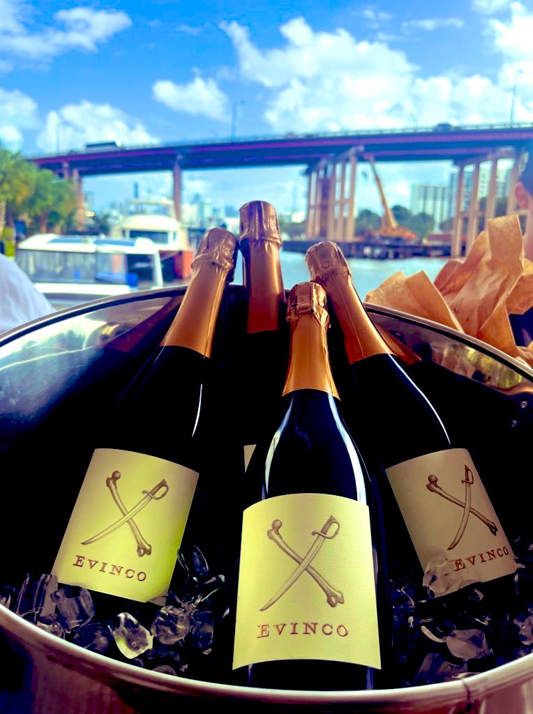 evincowinerydao's tweet photo. 🍾 𝓟𝓸𝓹 𝓽𝓱𝓮 𝓬𝓱𝓪𝓶𝓹𝓪𝓰𝓷𝓮 🥂

📈#Bitcoin hit 80k 🐂 🎉 

📸 Evinco Sonoma Coast Blanc de Blanc
 🔗 https://t.co/0ua5Ks5nHJ

#cryptocurrency #crypto #ATH #Blockchain #CryptoNews https://t.co/7stt1zjSde