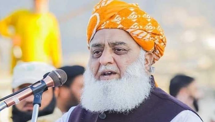 قائد ملتِ اسلامیہ حضرت مولانا فضل الرحمن صاحب کچھ دیر میں جامع مسجد ویکفیلڈ میں  جمعیت علماء اسلام برطانیہ کے زیراھتمام کانفرنس سے خطاب کرینگے ،