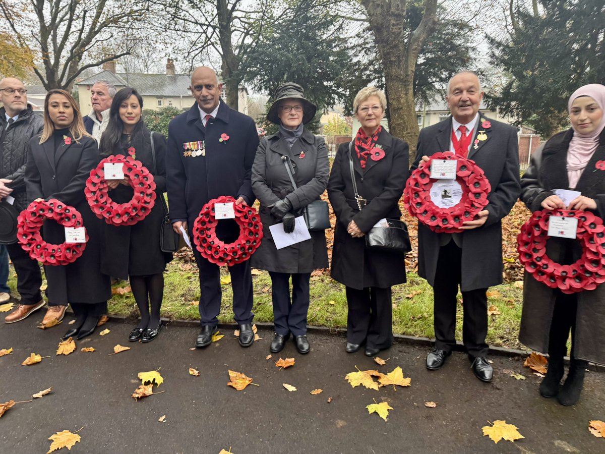 At the local Remembrance Service at Grazebrook Park followed by the main service at the Cenotaph in Dudley with colleague ward councillors and <a href="/SoniaKumarMP/">Sonia Kumar MP for Dudley 🌹</a>