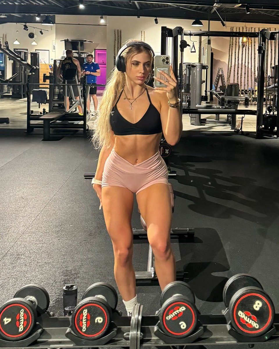 LauraLeyndecker's tweet photo. Fall in love with the journey, not just the destination. 🖤💪 #EmbraceTheProcess #FitnessJourney #StayMotivated https://t.co/lU3vPhmIwh