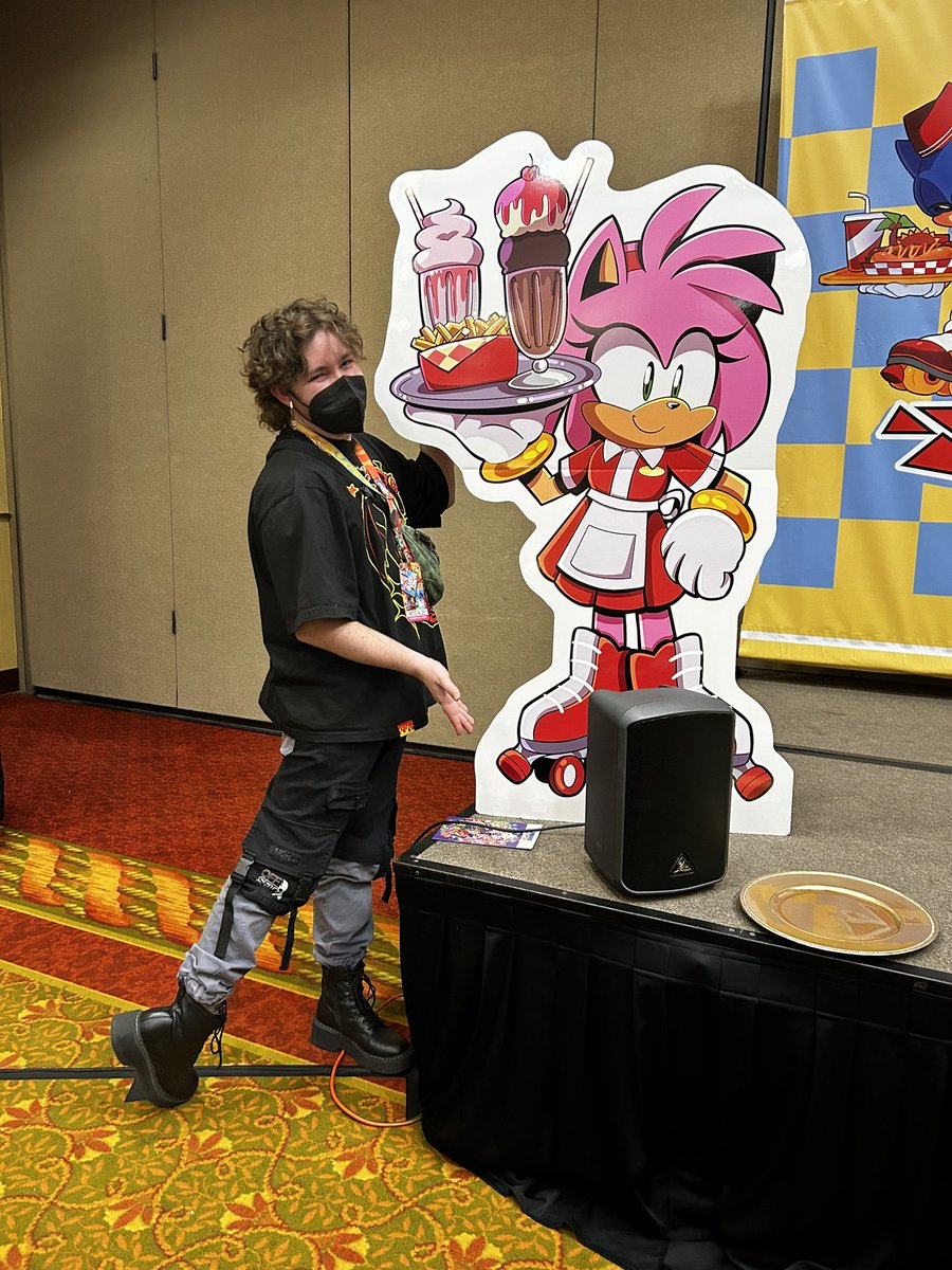 I was so excited to see my art in the Spin Dash Diner! I’ve never had my work printed out so large before! 😭