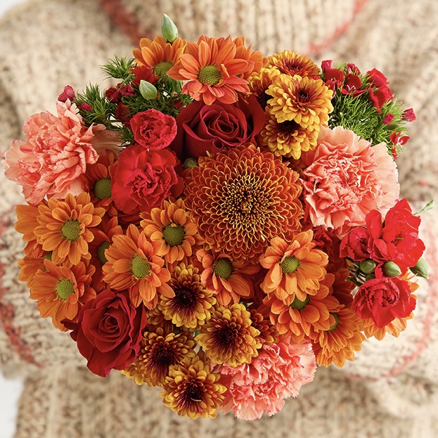 Bringing the autumn vibes inside 🍁❤️
​
Say hello to November's Fresh Harvest bouquet— farm-fresh, grown in perfect conditions, and ready to add some warmth to your fall days.

Shop our Bouquet of the Month: bit.ly/40u5cSB