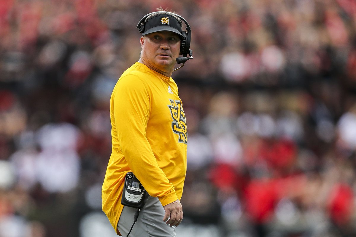 PeteNakos's tweet image. Kennesaw State is firing head coach Brian Bohannon, multiple sources tell @On3sports. 

The Owls are 1-8 in their first season at the FBS level. Bohannon helped establish the program with four FCS playoff appearances.

More: on3.com/news/kennesaw-…