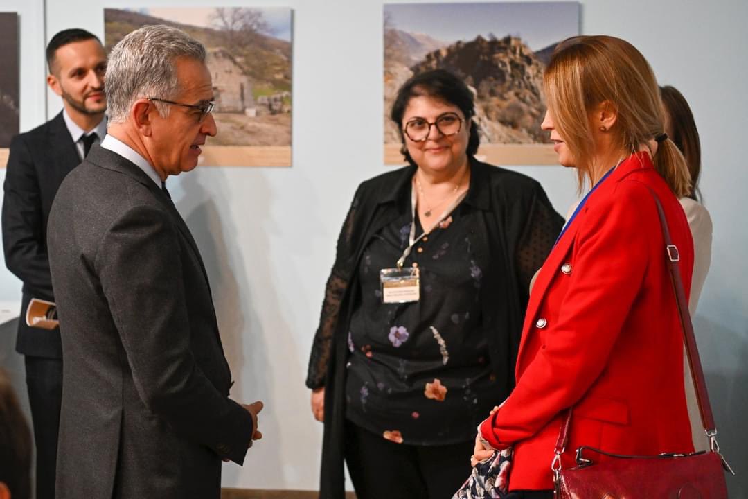 hishatakaran's tweet photo. Overview of the opening of the photo exhibition 'The Silent Witnesses of History' by the #Hishatakaran program at the Avetik Isahakyan House-Museum.

@FondationInalco 

📷 Ministry of Education, Science, Culture and Sports of the Republic of Armenia https://t.co/K3qENJvMUw
