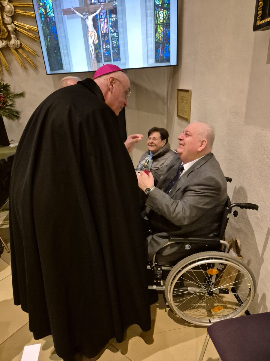 KlosterStAndrae's tweet photo. Den Martinsorden in Gold hat heute unser Ehrenobmann Martin Brasch für seine Verdienste um das orthodoxe Kloster in St. Andrä am Zicksee aus den Händen von Diözesanbischof Dr. Ägidius Zsifkovics erhalten. Herzlichen Glückwunsch zu dieser überaus verdienten Auszeichnung! https://t.co/ZJlaa5e81O
