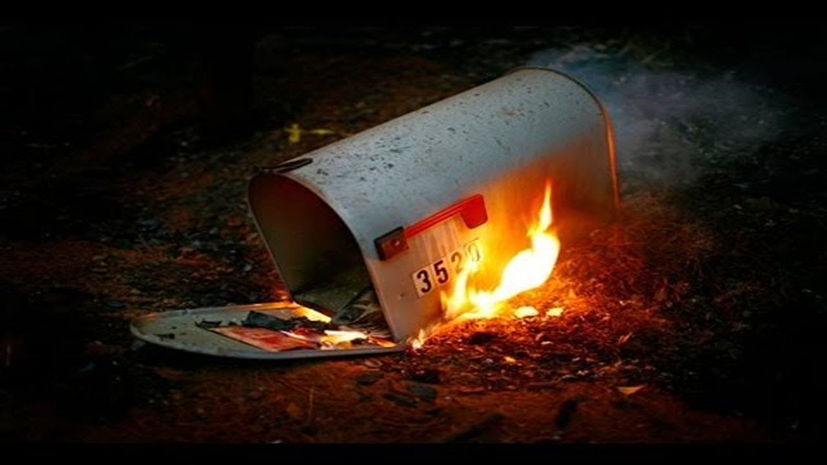 lstvincentj's tweet image. since we can't trust voting machines
nor mail~in ballots of choice
as mailboxes were
set a flame
how do 
we
rejoice
knowing 
our ballot may 
have been cast a #dud?

#vss365
