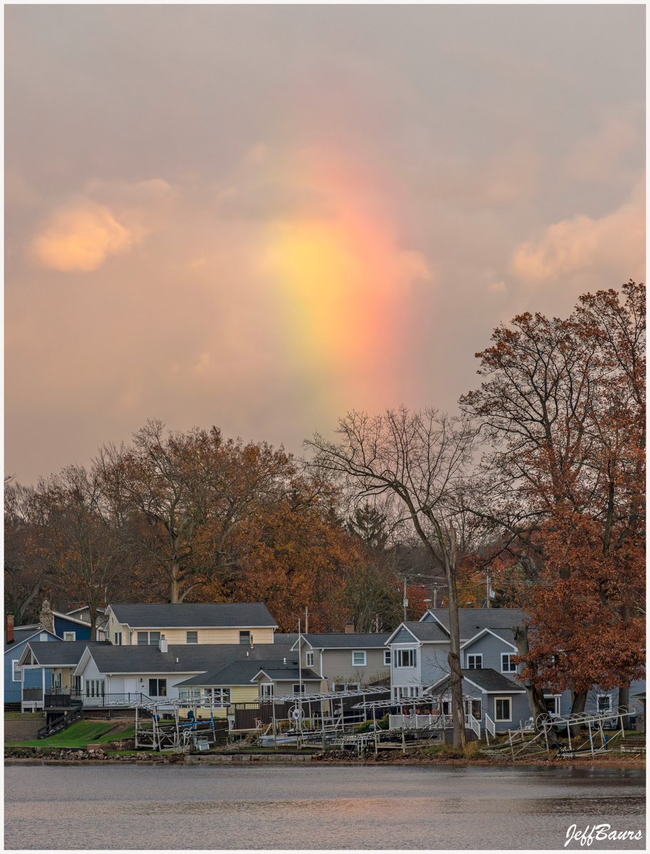JeffBaurs's tweet photo. 1/16th of a rainbow tonight
Delton, Michigan
November 10, 2024
#Rainbow #Rain #Sun #Delton #BarryCounty #Michigan #Wmiwx #Miwx https://t.co/uTpJ2O3AKc