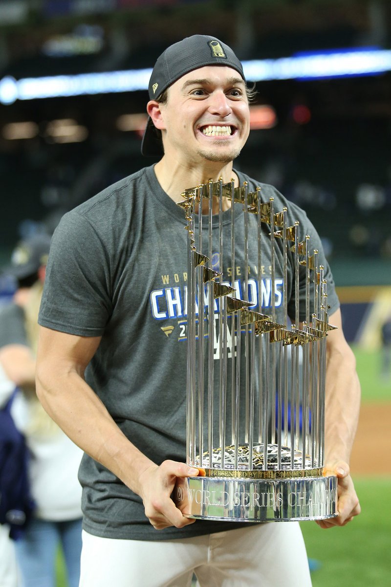 MLBPuertoRico's tweet photo. Diferente Serie Mundial, mismo Kiké. 🇵🇷🏆 https://t.co/zRFNANVI5R
