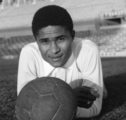 GXR_r6's tweet photo. The way I see @TexR6_  is like Eusébio he's one of the best players ever but he cant quite brake into the top 10 and all he needs to do to get there is to expand his trophy cabinet. This is your event TEX we believe in you. #texforever @TaylorRangerR6 https://t.co/ytRrtNwKhf