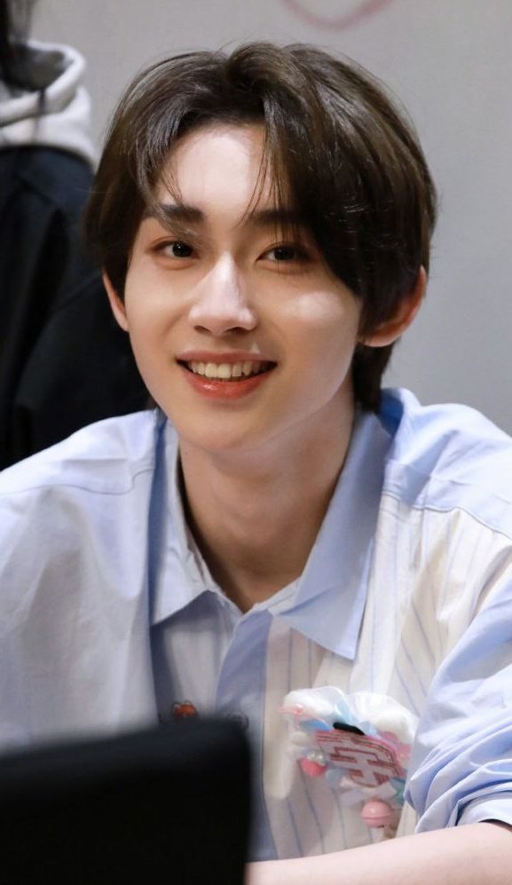 emoshibersan's tweet photo. Zeyu Growl 😭 mampus gue 😭
#zeyu #yuzeyu #BOYSTORY https://t.co/1Zig3fABDO