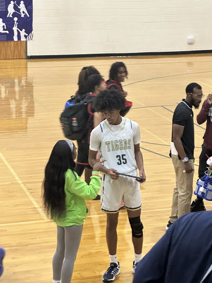 charleigh_rocks's tweet photo. Whose son got MVP at the South Fulton Tip Off Classic!?!? Mine did 
6’7” Center
17pts, 14 rebounds, 1 block, 2 steals 

#basketball #highschoolbasketball 
#senior #ballplayer https://t.co/rFEBR76DYJ