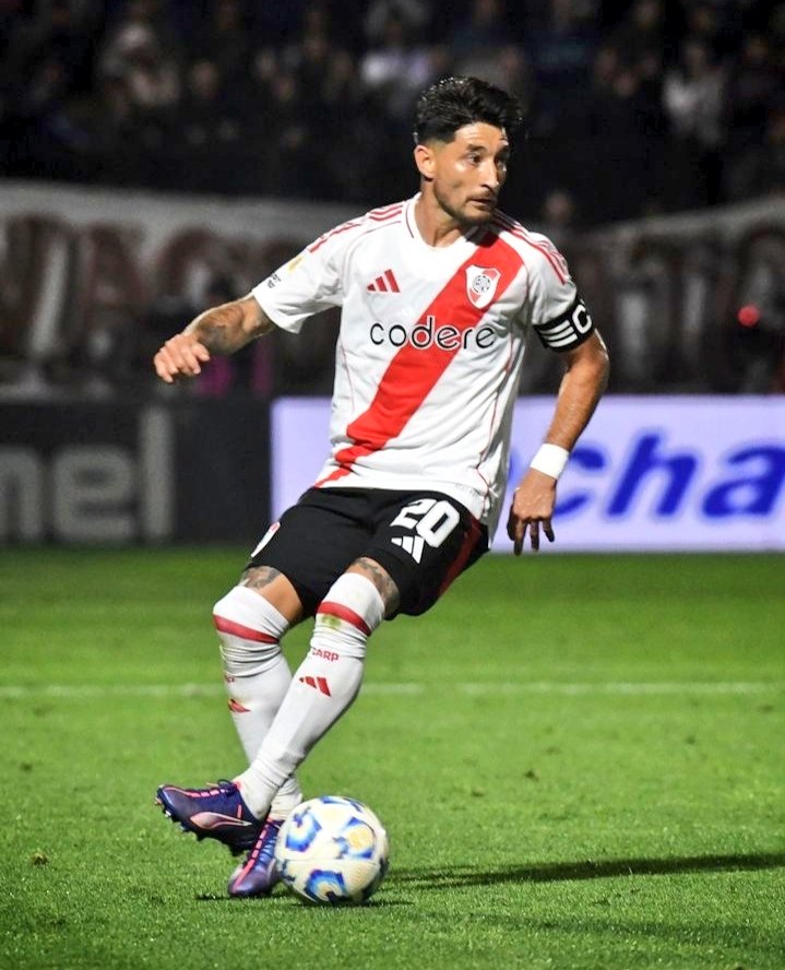 maxpugliese92's tweet photo. "Milton Casco es un ejemplo de jugador. Ha estado desde 2015, son casi nueve temporadas en River. No pasa desde el 70, 80, sostenerse en River no es fácil. Es un montón. El tipo viene, se entrena, no pone cara de nada y siempre está con disponibilidad".

🗣 Marcelo Gallardo | #River