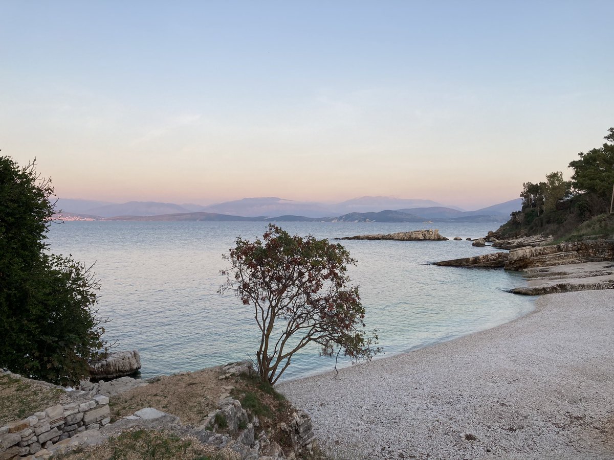 ben89661370's tweet image. Looks good but too cold for swimming