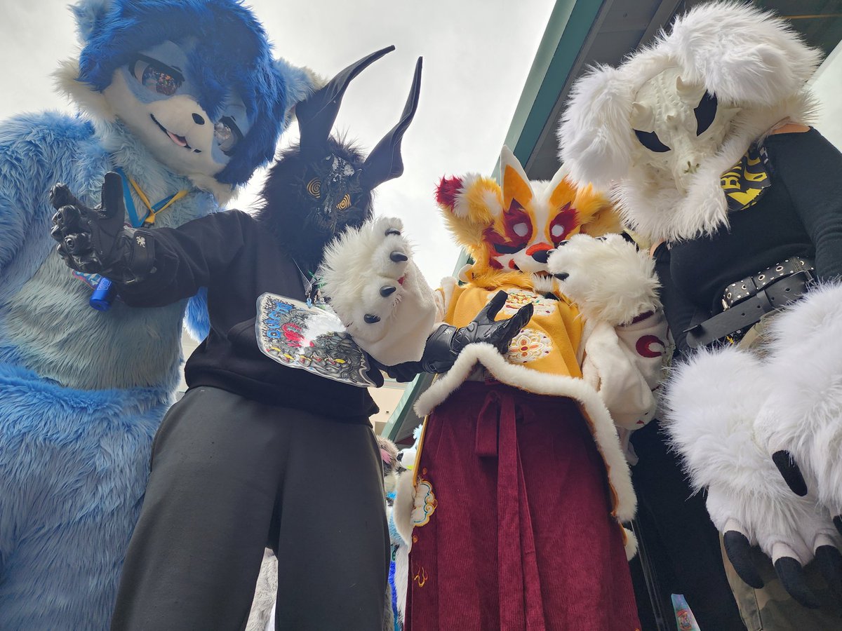 Mememastet642's tweet photo. Another epic day at #Howloween https://t.co/EgZQUbFaJp