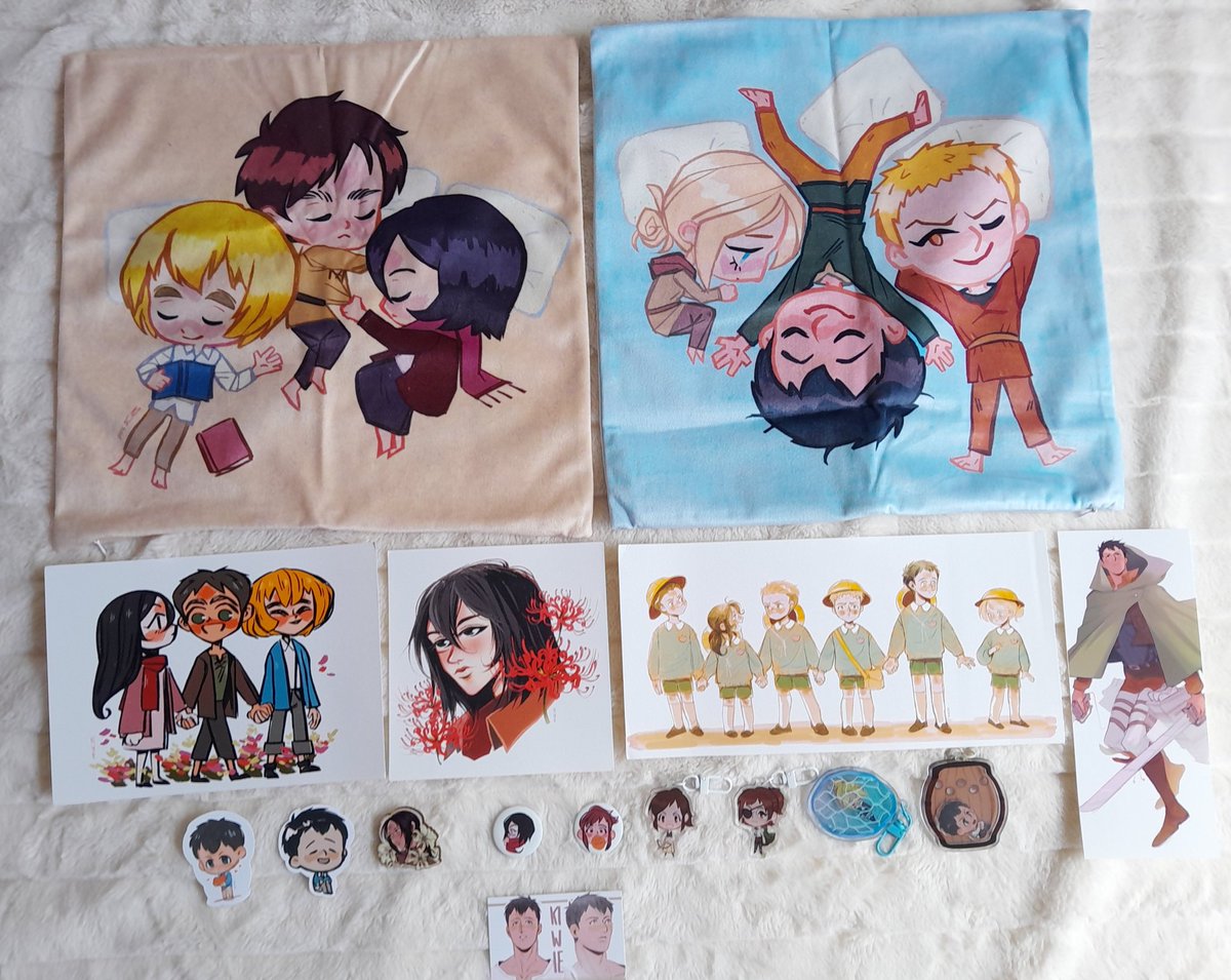 SynthOpossum's tweet photo. My order from @kiwie_marineP arrived today and @Dingbat2023813 and I are so excited! Everything is beautiful, and we are very grateful for the surprise extras 💖
Thank you Kiwie! https://t.co/XYCvt6quUj