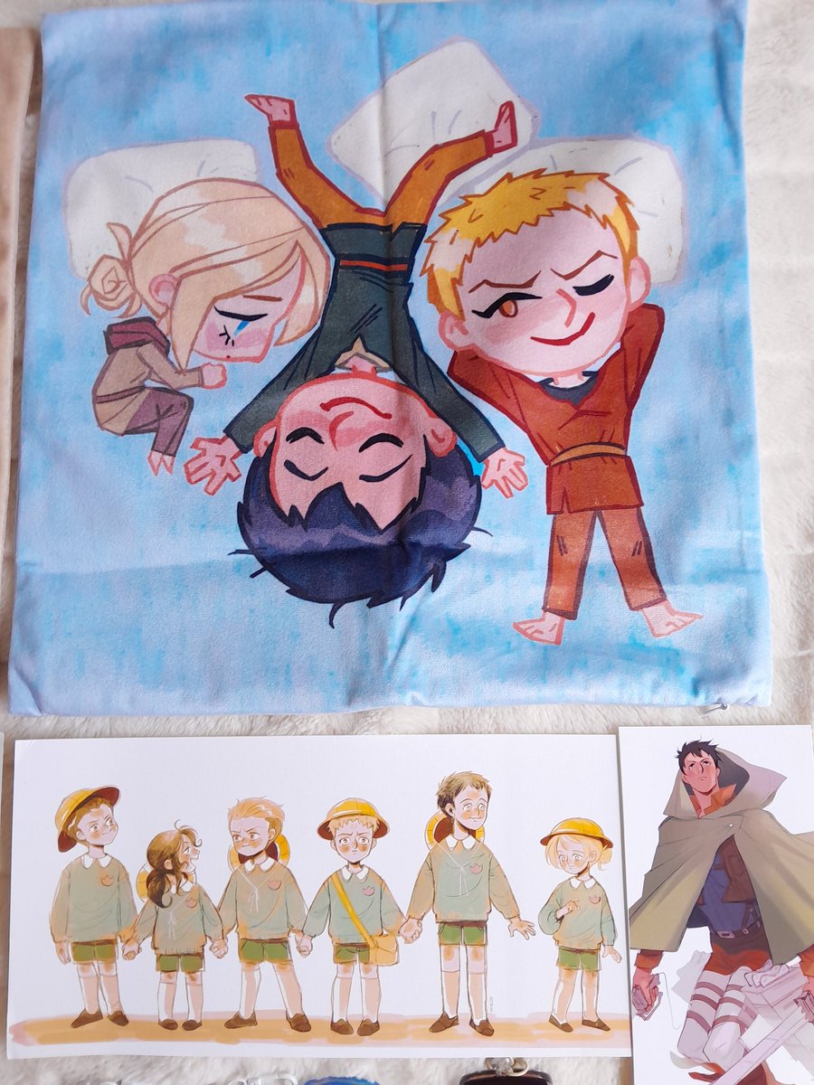 SynthOpossum's tweet photo. My order from @kiwie_marineP arrived today and @Dingbat2023813 and I are so excited! Everything is beautiful, and we are very grateful for the surprise extras 💖
Thank you Kiwie! https://t.co/XYCvt6quUj
