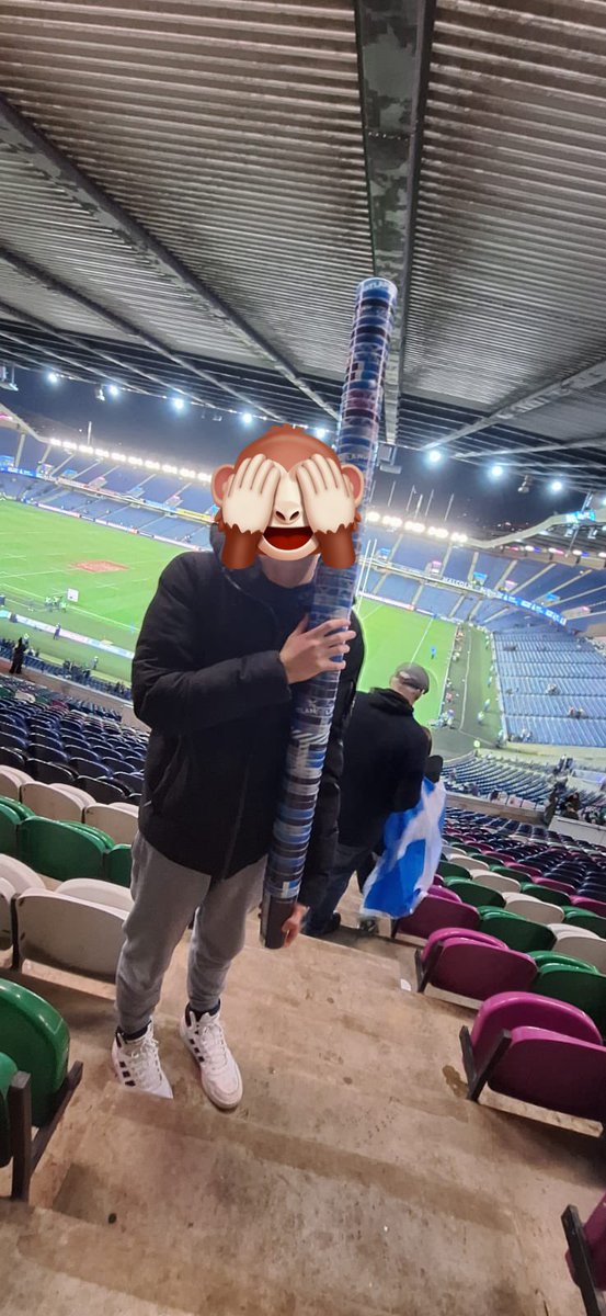 fpotts22's tweet photo. Murrayfield absolutely bouncing today but was was up with the refereeing that was shocking it seemed Scotland would only get penalty’s juts for being Scotland https://t.co/wM2jevyvIi