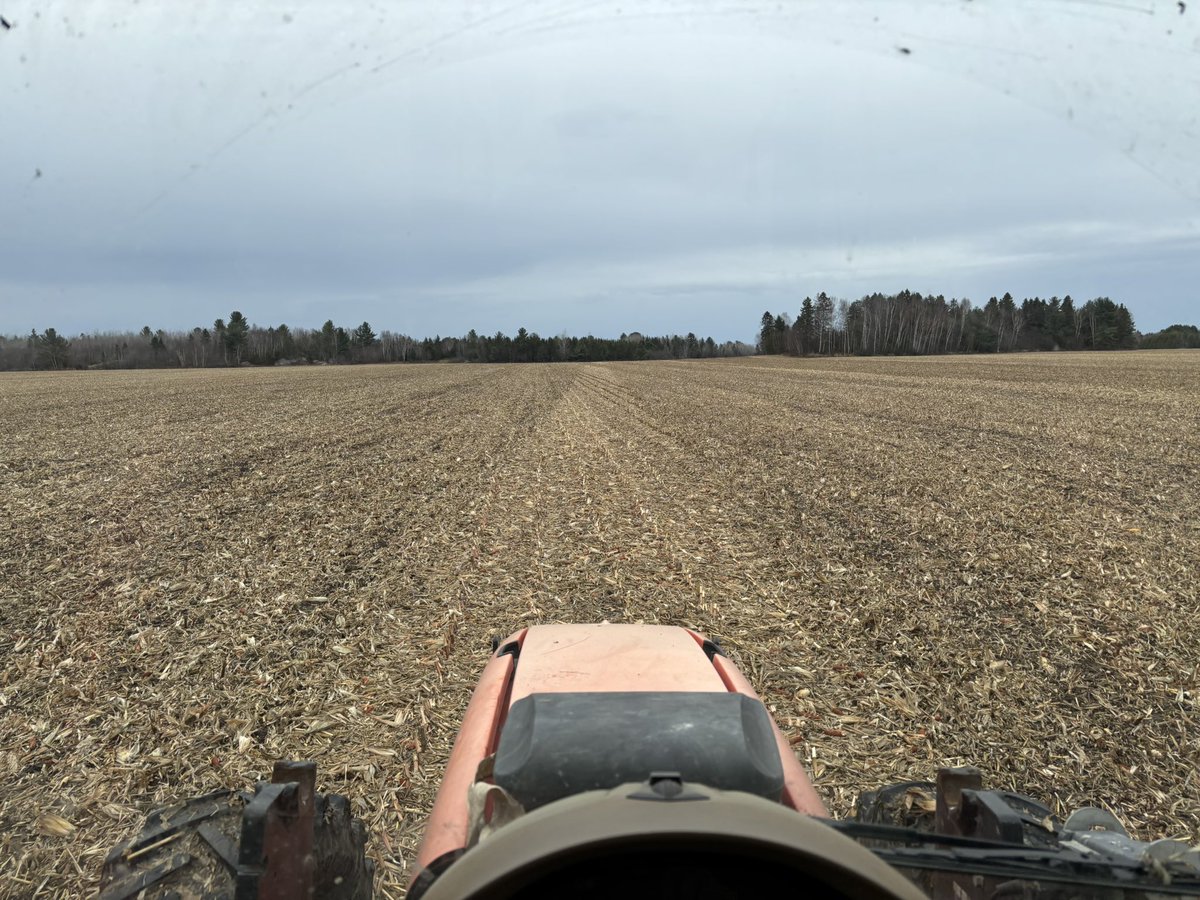 farmingfrank's tweet photo. @farmerschneck Not sure how deep your going but we find going 3" at an angle does a good job. https://t.co/9khttW0NAK