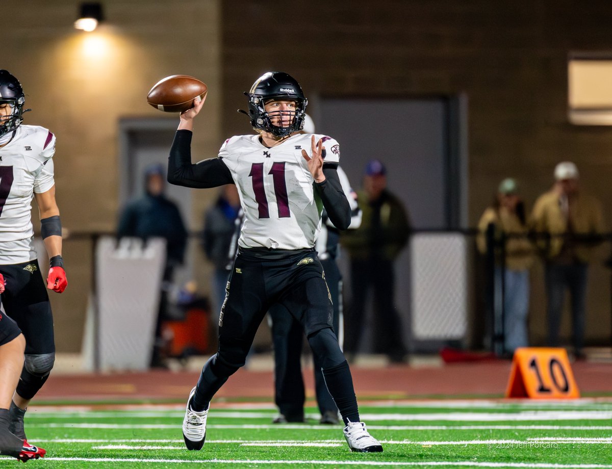 Visit MapleMountainSports.com for pics from the Varsity football Quarterfinal Playoff game against Bountiful

maplemountainsports.com/Varsity/2024/Q…

#goldeneaglefootball #maplemountainsports