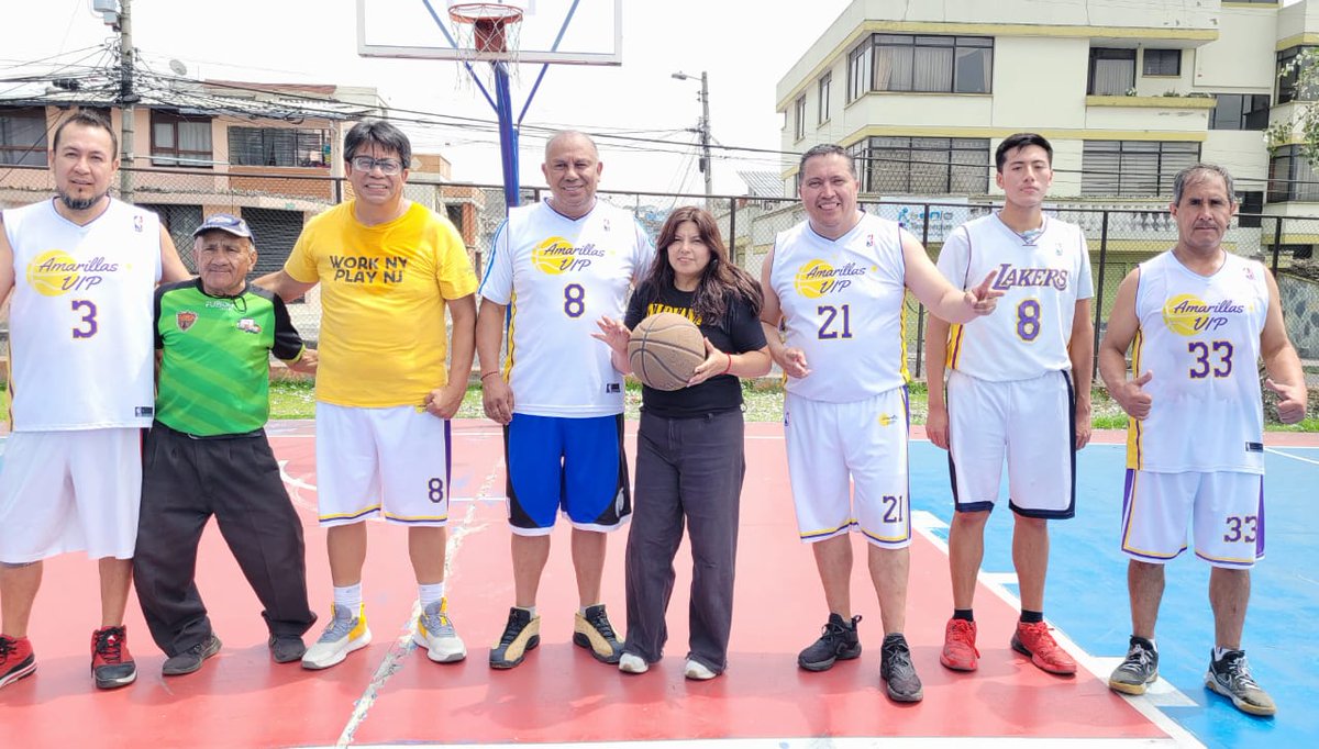 MarceloAchiECU's tweet photo. Hoy se llevó a cabo con gran éxito la #CopaSurDeBasquet, en las canchas de la Ciudadela Atahualpa, categorías sub10 y máster 40 @AsambleaEcuador @BancadaLa6 #CategoriaSub10 #Máster40 #Basquet #CopaSur #DeporteEsSalud https://t.co/ZAPZBZyiVY