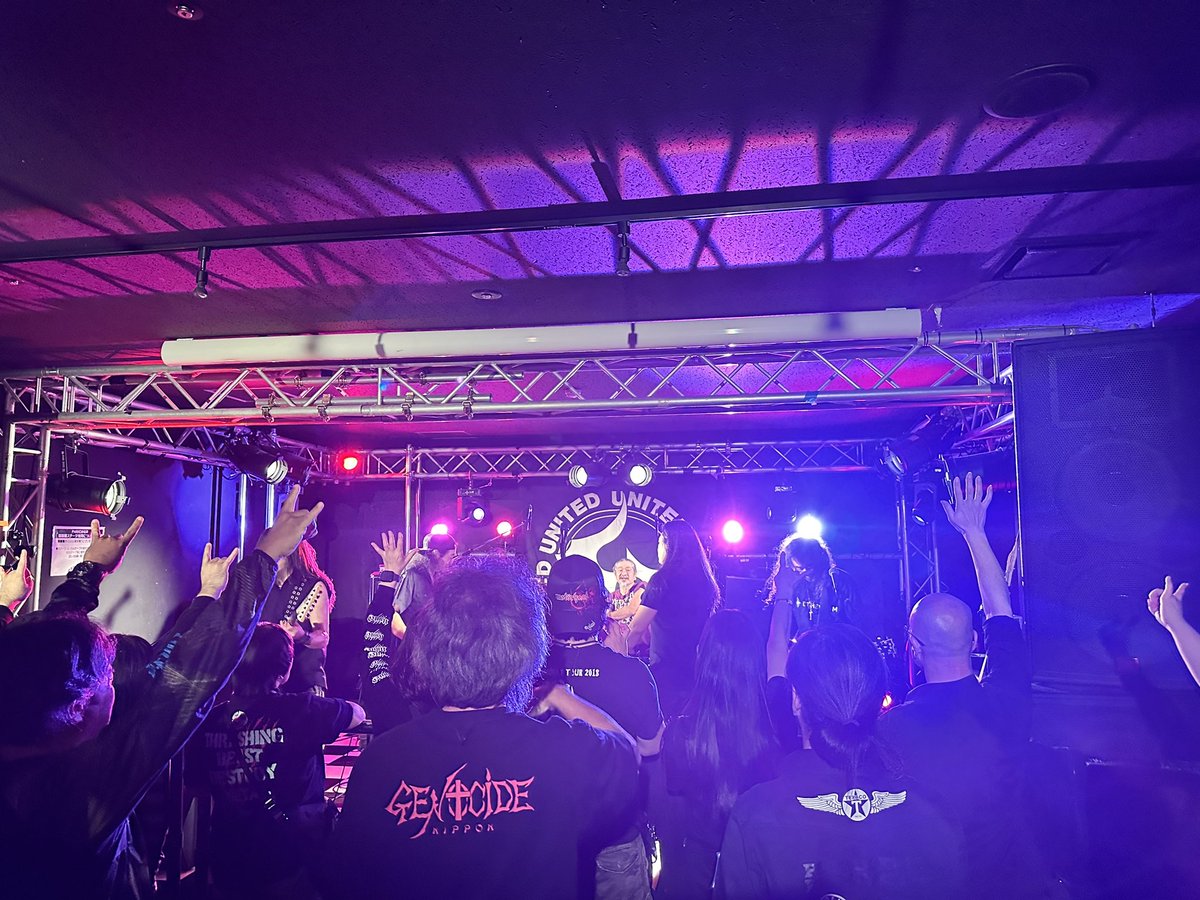 re_crossout's tweet photo. 昨日はOZFEST2024ありがとうございました！そしてジョージさん29周年おめでとうございました！CROSSOUTとしても大切なスタジオとイベントなんでまだまだこれからも末永くよろしくお願いします！ https://t.co/aV2ahuc1YG