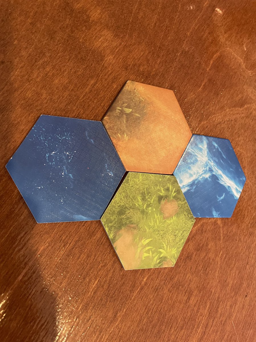 whovian223's tweet photo. Ecos! Always a fun one. @alderac @JohnDClair #bottoscon https://t.co/gtCMKECs7t
