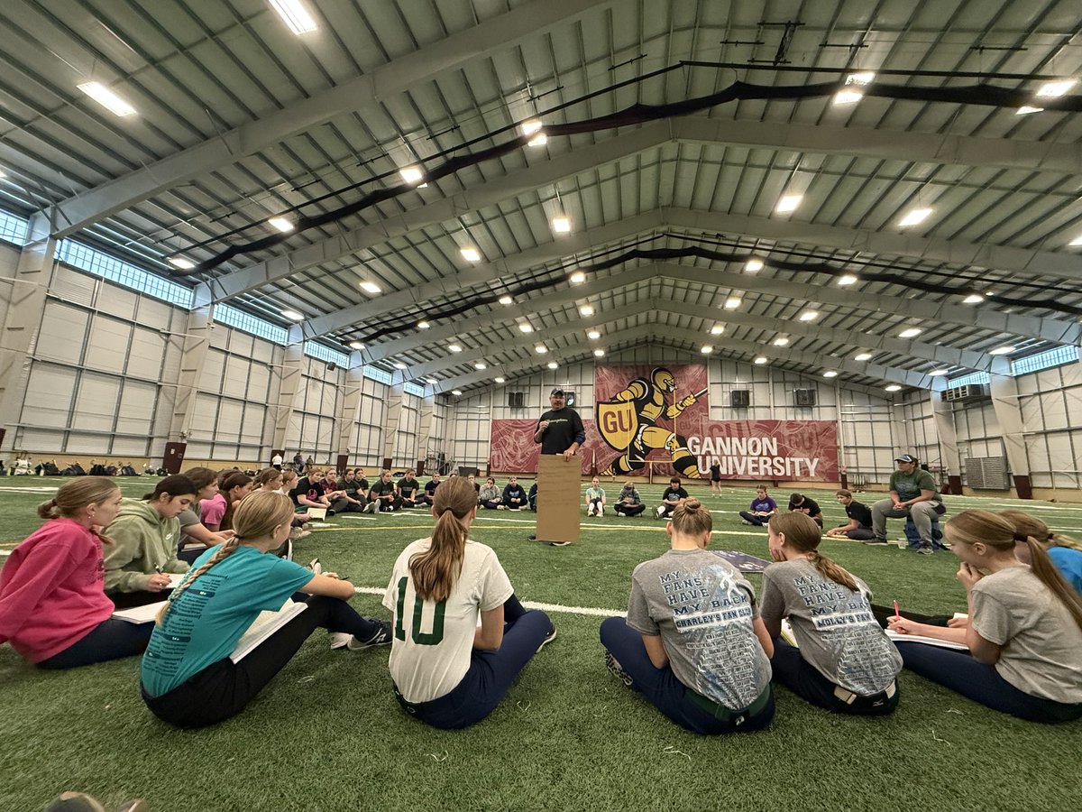 814Elite's tweet photo. Week two at Gannon was a success. We worked on station drills involving baserunning, catchers, and bunting. It’s always fun to watch the girls grow while they are having fun at the same time. https://t.co/Cs0Ldn3KgZ