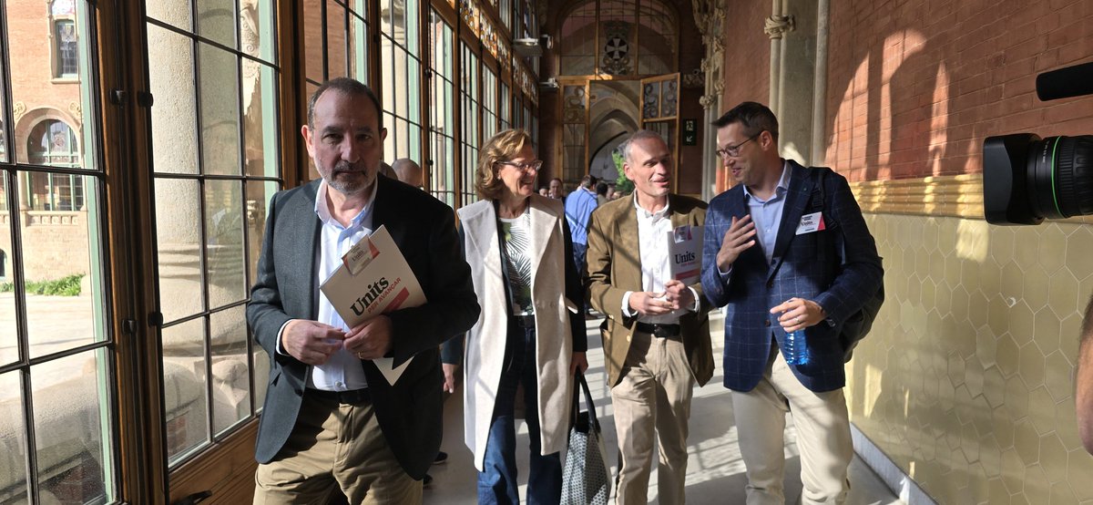 AraUnits's tweet photo. Demà a 9.25 h. El secretari general d'Units per Avançar, @Ramon_Espadaler, serà entrevistat a @cafedidees_rtve per @GemmaNierga. @RTVECatalunya @radio4_rne #La2 https://t.co/5hqg1TeO53