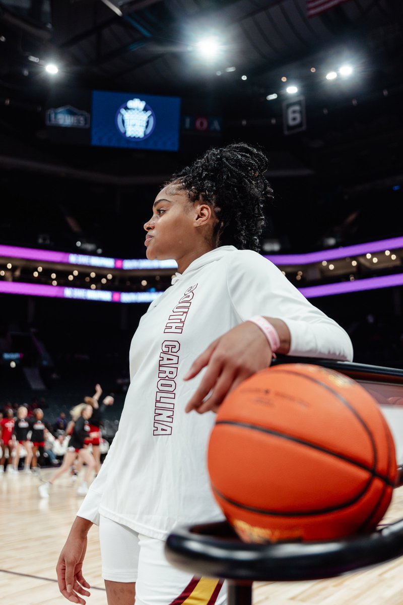 GamecockWBB's tweet photo. Tipoff in 25 minutes on ESPN! https://t.co/gInDJ7oMUV