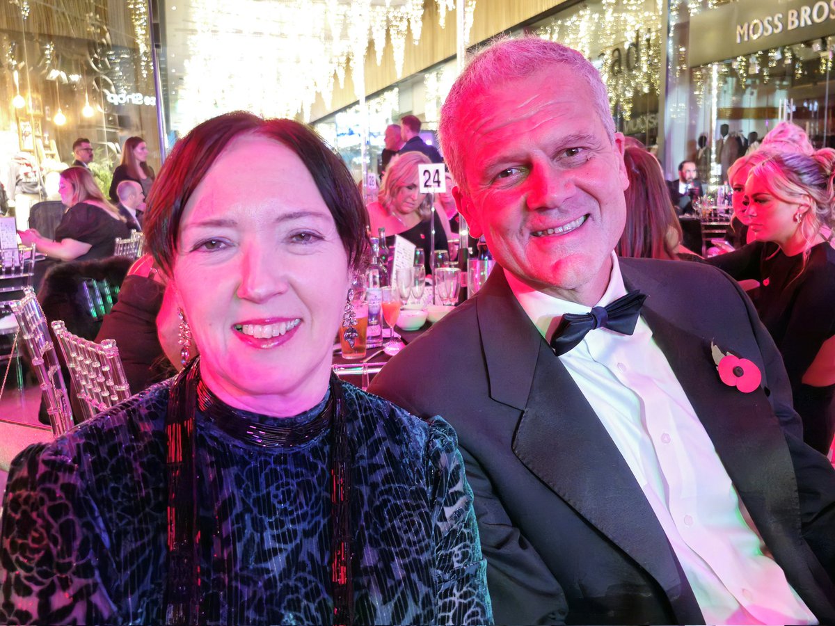 Bradford Cathedral tweet media