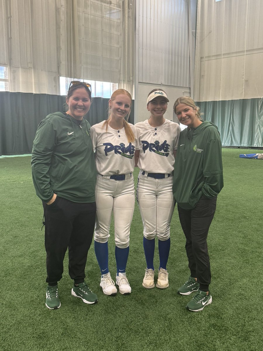 gabby_johnson5's tweet photo. Thank you @DubC_Softball for a great camp. Looking forward to future camps and Quakers softball 🥎 @DubC_CoachMeg @coachtaywc @Kendyl2026 @Cent_OHPride08 @BCBulldogSB https://t.co/uWEIybvuDf