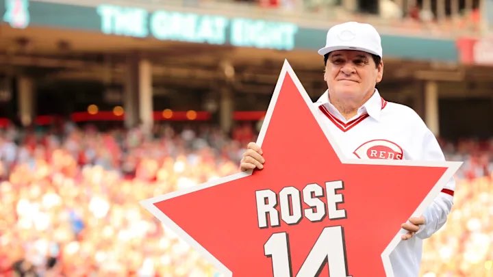 SGroundballTS's tweet photo. Rain didn’t stop thousands of Pete Rose fans from packing Great American Ball Park on Sunday. They came to honor baseball’s all-time hits king, who passed away on Sept. 30 at 83.
#RedsCountry
#CincyReds
#RedsFam https://t.co/8RS0p0fLxi