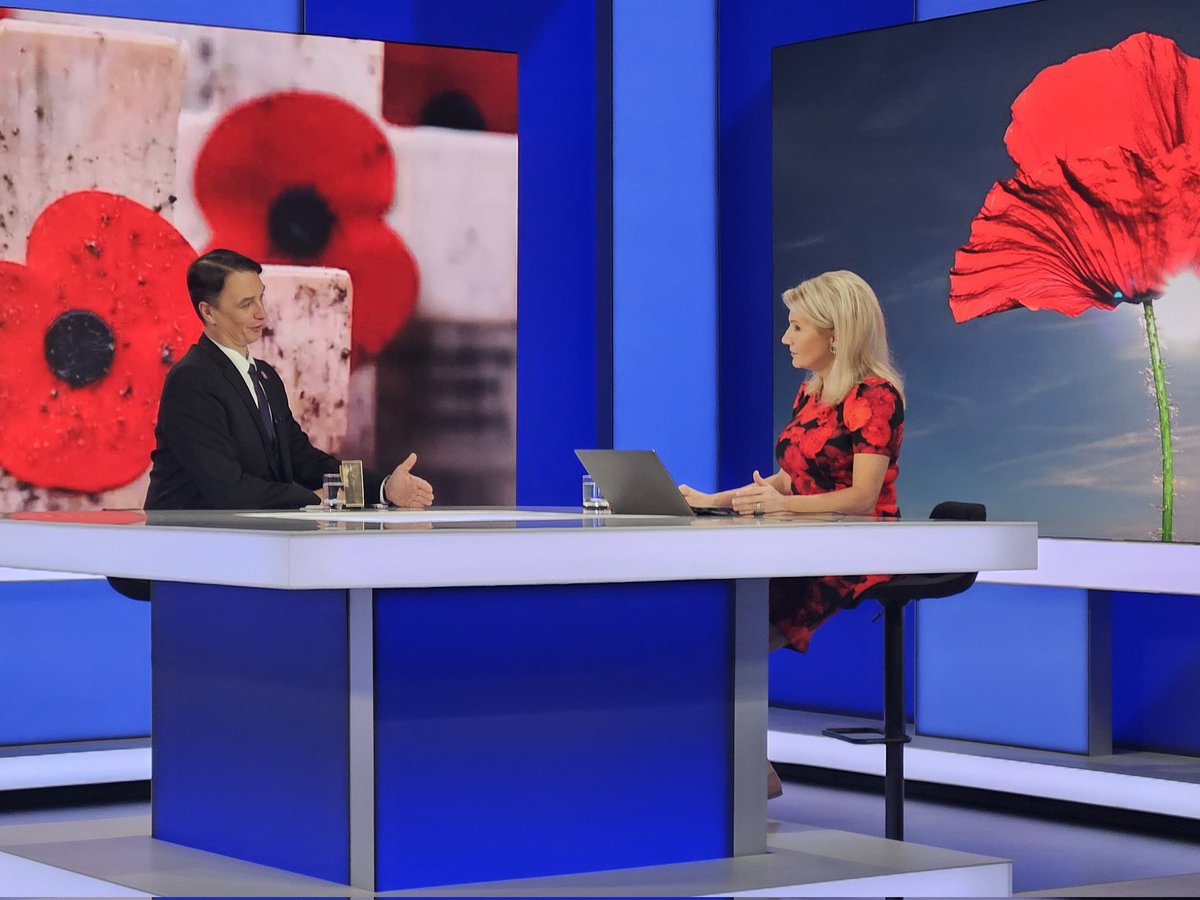 Juraj_Rizman's tweet photo. #RemembranceSunday - keď vás práca baví - môže byť aj pracovná nedeľa veľmi fajn!
#PostBellum - https://t.co/Gy9k0ukrX9 https://t.co/KB3tZVt6uX