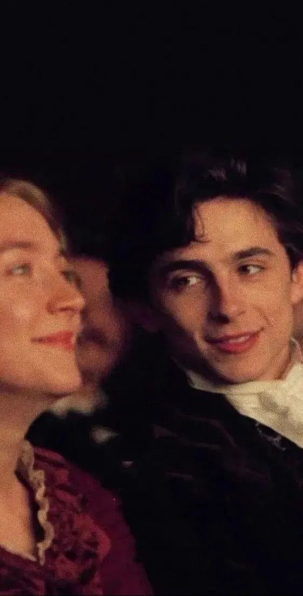 "Sen halâ kalbimin en güzel odasındasın.

Bütün gün sana kızıp küssem bile, gece uyurken üstünü örtüyorum.."