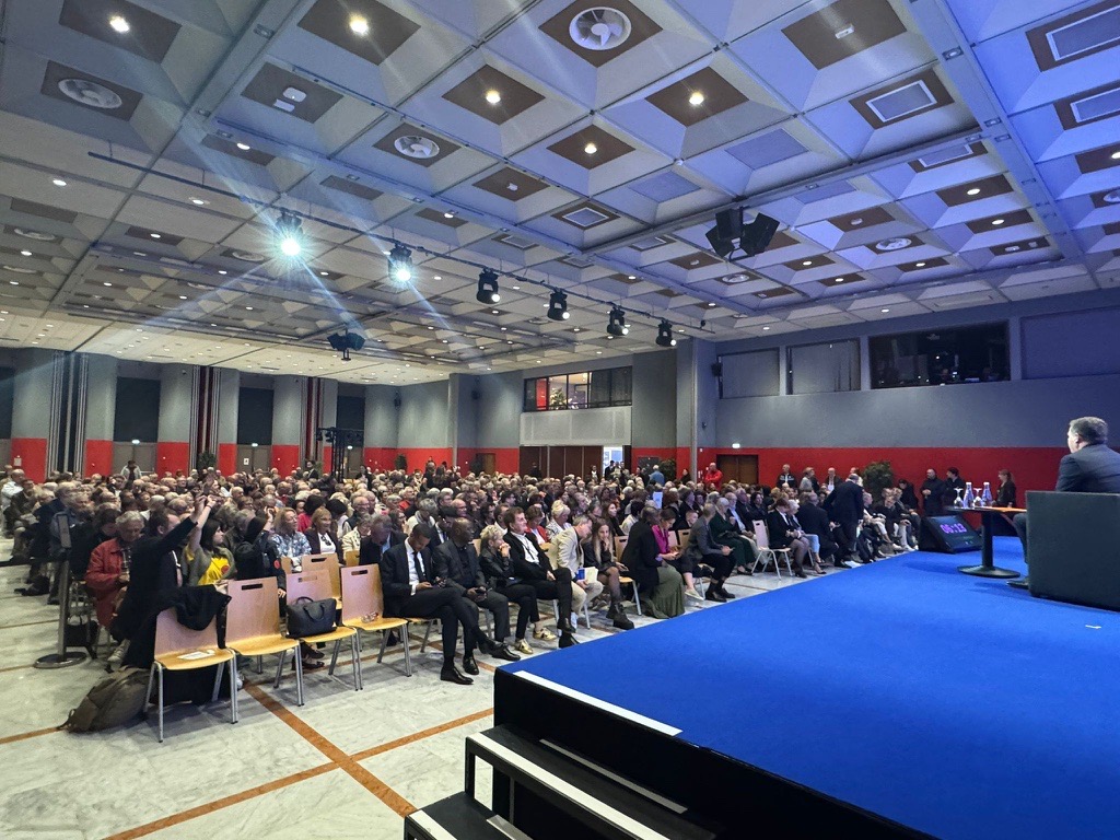 "L’avenir de notre souveraineté alimentaire"

Thierry Blandinières était ce matin invité aux <a href="/Rencontres_AV/">Les Rencontres de l'Avenir</a> pour parler de ce vaste sujet aux côtés de Camille Michel, <a href="/FabriceLundy/">𝗙𝗮𝗯𝗿𝗶𝗰𝗲 𝗟𝘂𝗻𝗱𝘆 🎗️</a> et Emmanuel Combe.

Un débat passionnant à revoir en intégralité : youtube.com/live/92gEl2F0K…