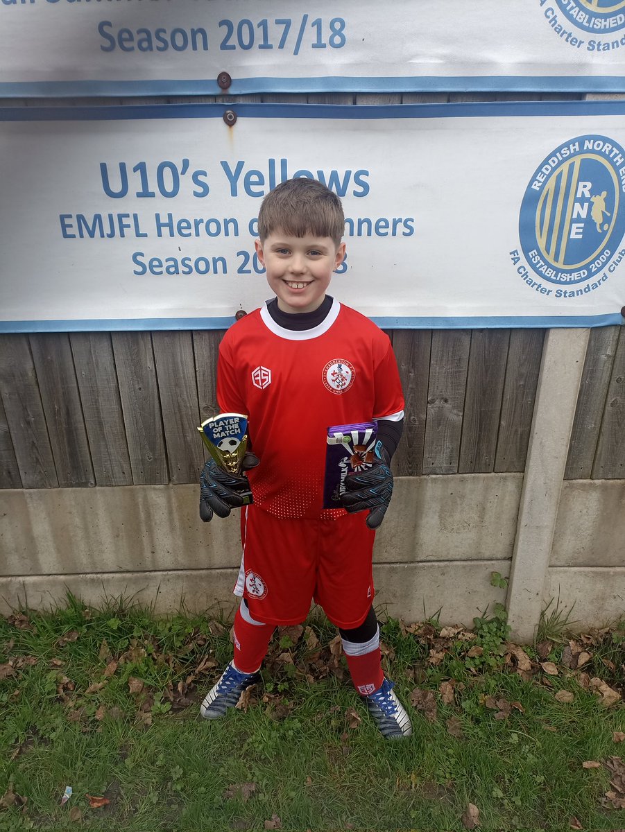 SpotTheBall85's tweet image. Last weekend Zavier got man of the match for his performance in goal for his Sunday team Adelaide Crusaders. This weekend he got both manager's player and parent's player of the match for his Saturday team Chadderton FC for another brilliant performance @MayfieldOldham